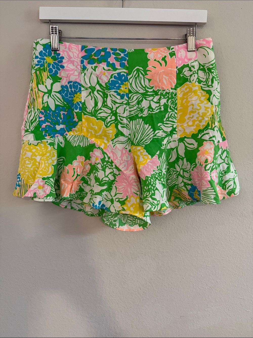 Lilly Pulitzer Folly Ruffle Patchwork Shorts Hibiscus Stroll 8 - [L1215]